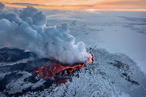 海島火山有哪些?在探讨岛屿火山的同时，不妨思考火山对于岛国文化的影响。